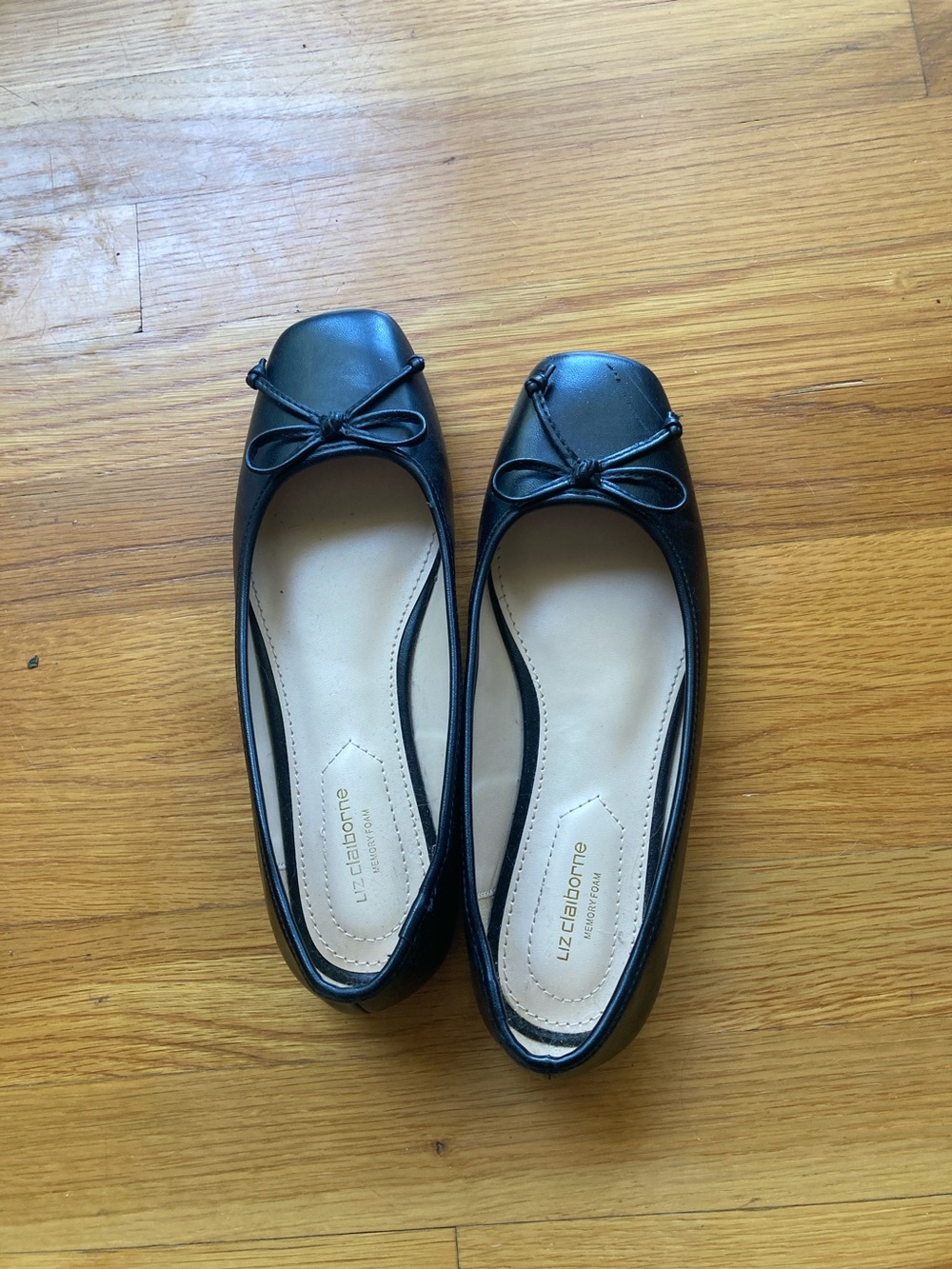 Liz Claiborne Black Bow Accent Ballet Flats